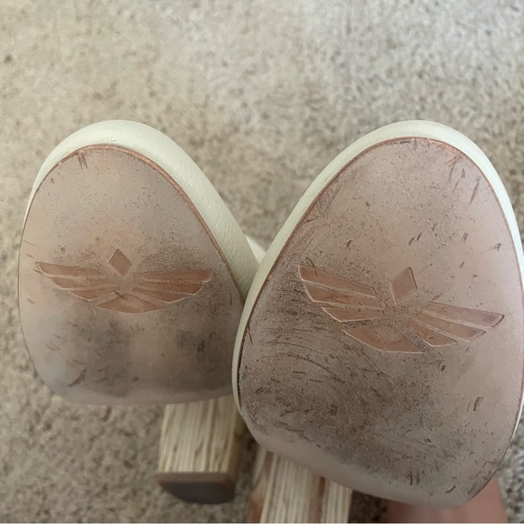 Fortress of Inca Luna Naya Heels in Pebbled Ivory Size 39 - Picture 8 of 8